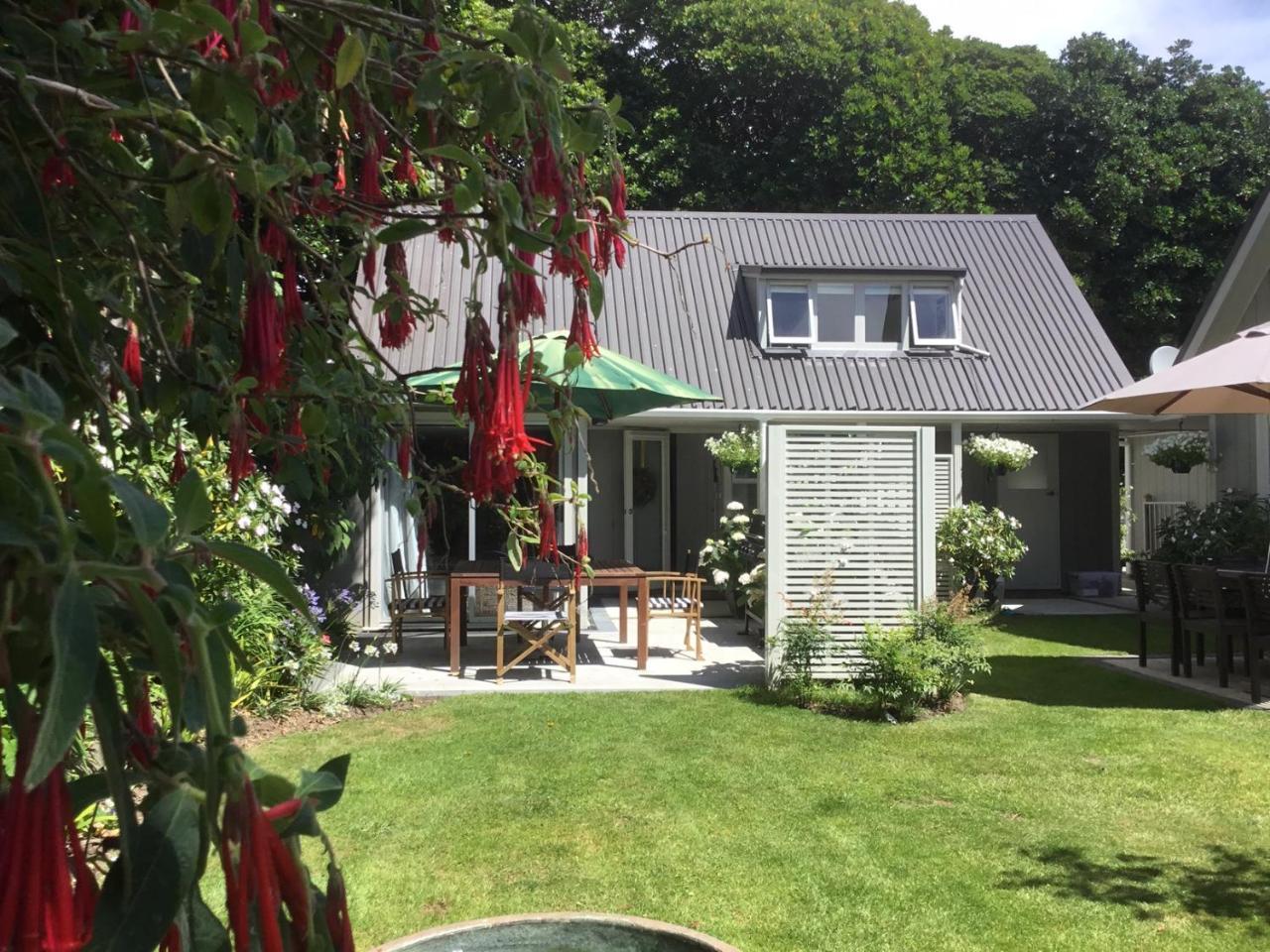 Sunny Glen Cottage Waikanae Exteriör bild